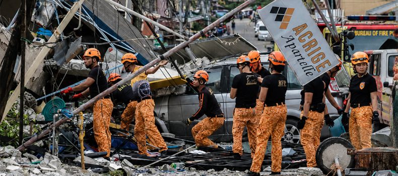 Un potente terremoto de magnitud 7,8 sacude el sur de Filipinas y deja decenas de víctimas