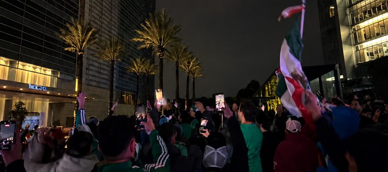 Hinchas mexicanos desatan escándalo frente al hotel de Ecuador antes del duelo mundialista