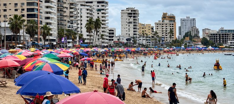 Salinas vive una temporada playera inesperada: El calor atrae a más bañistas