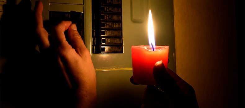 Apagones en Ecuador: 150 industrias se desconectan desde hoy para ahorrar energía