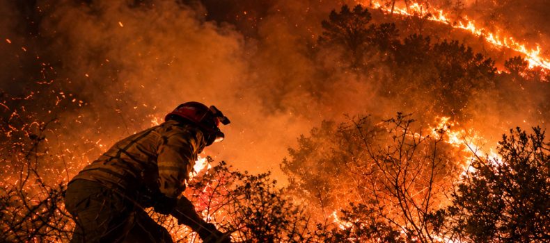 El fuego arrasa 10 hectáreas en Cuenca: bomberos continúan la lucha contra el incendio foresta